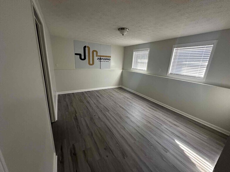 Building Photo - 4348 Bradley Dr SW