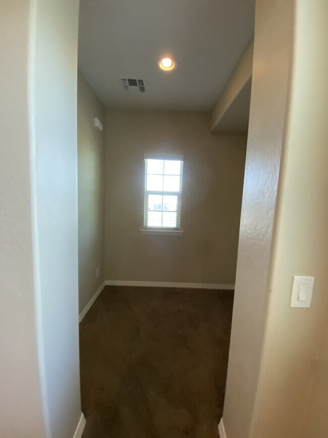 Building Photo - 3726 E Angstead Dr