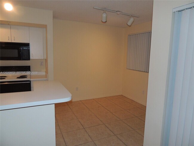 Building Photo - 2600 S University Dr