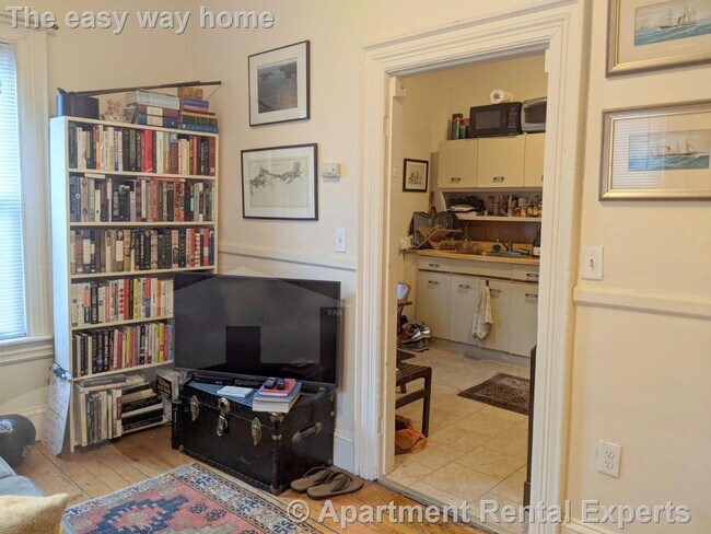 Building Photo - 2 Evergreen Square