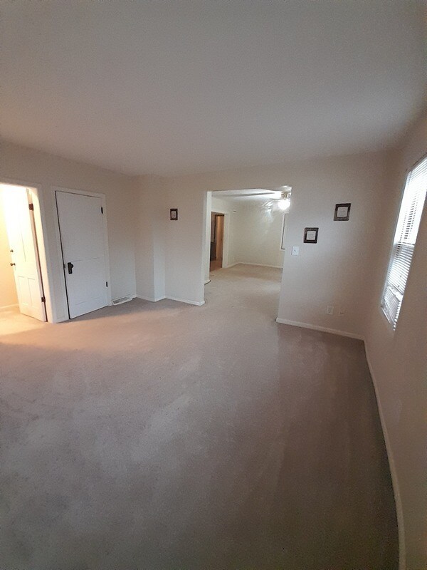 Building Photo - 4385 Prasse Rd