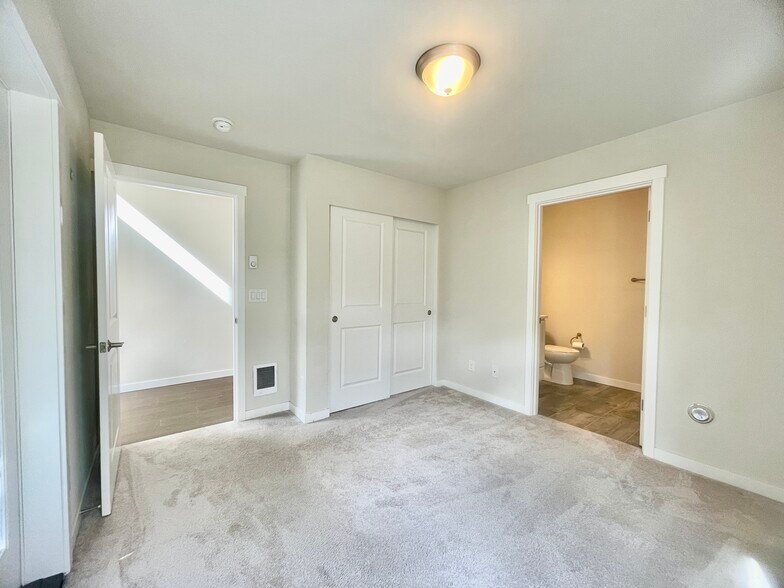 1st floor bedroom - 14647 36th Ct NE