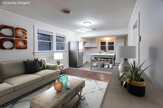 Building Photo - 501 E Franklin St