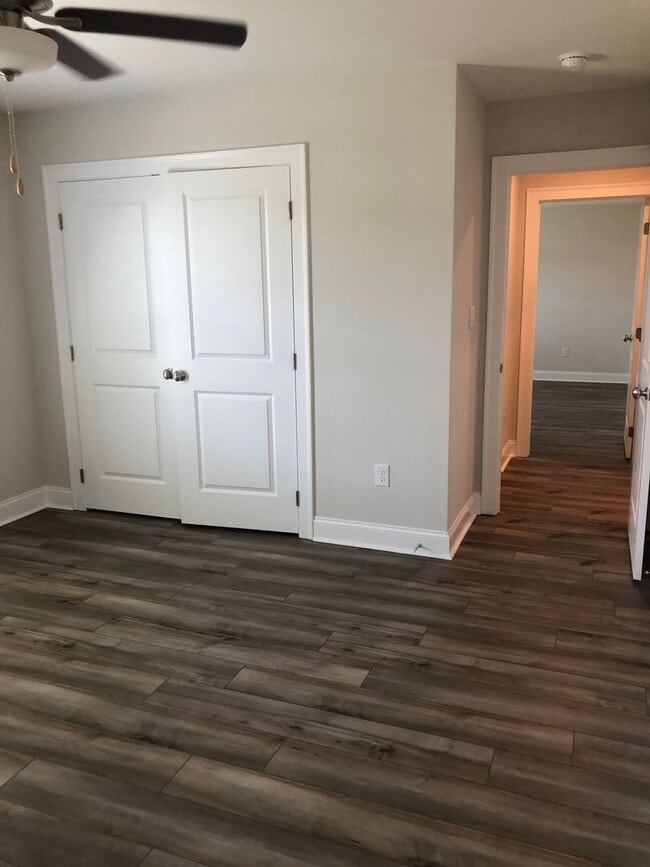Building Photo - 129 Hunters Hill Wy
