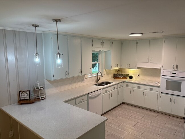 Building Photo - 3819 Marie Cook Dr