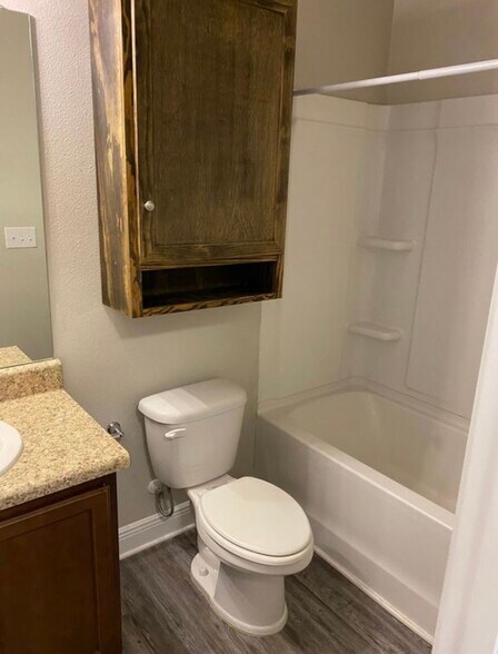 Building Photo - 5852 Callaway Cir