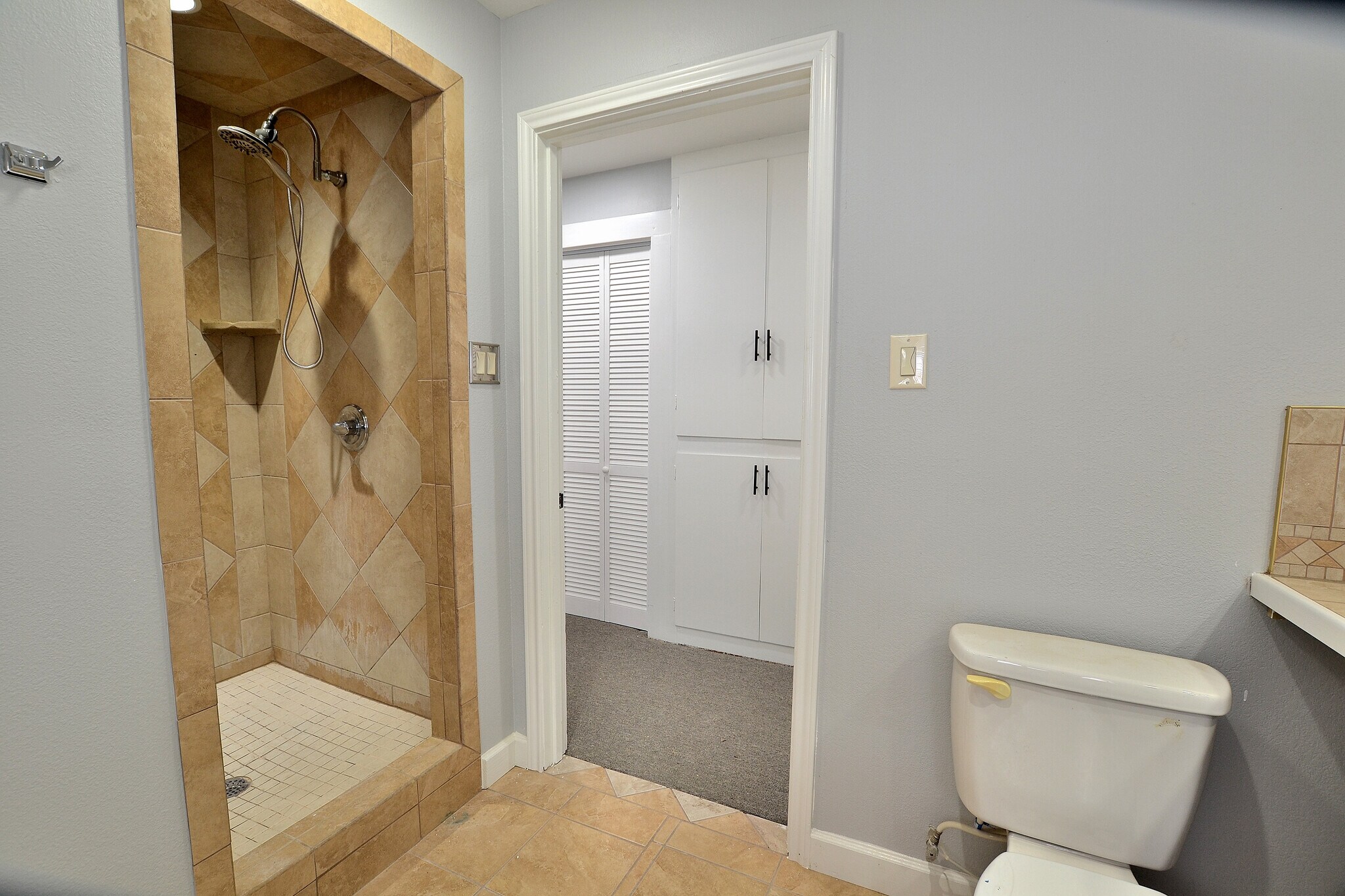 bathroom - 143 W 9th St