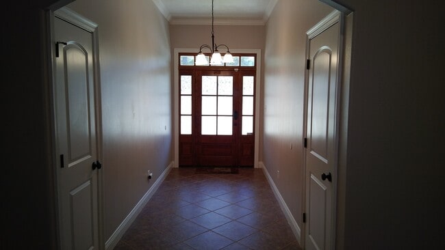 Building Photo - 3656 Belview Rd