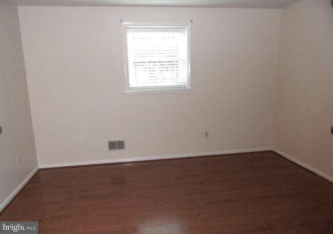 Building Photo - 9400 Tiller Dr
