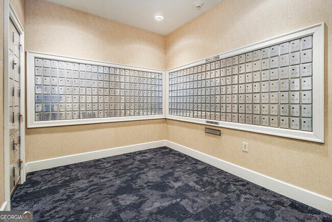 Building Photo - 300 W Peachtree St NE