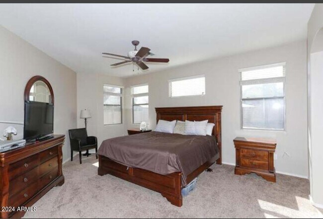Building Photo - 3077 E Kingbird Pl