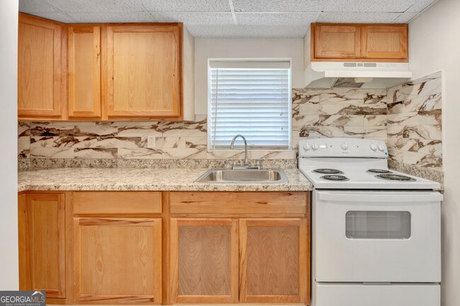 Building Photo - 3442 Skyland Dr