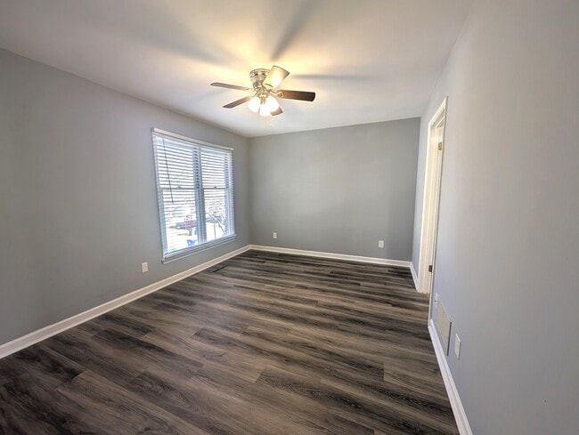 Building Photo - 2808 Shadowbrook Ln