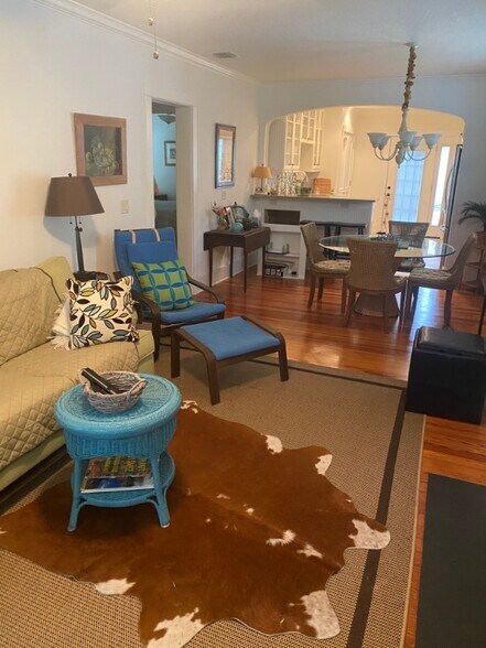 Building Photo - 431 E 9th Ave