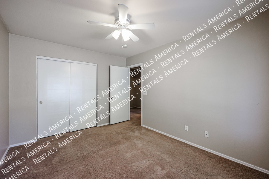 Building Photo - 6817 E Quiet Retreat