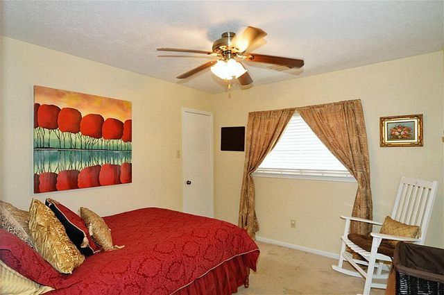 Building Photo - 4823 Pecan Grove Dr