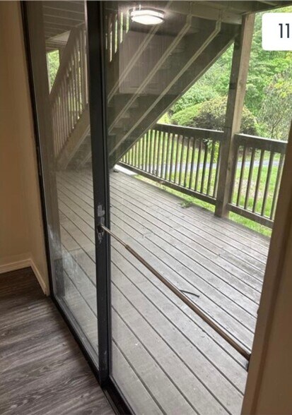 Building Photo - 20 Burgundy Hill Ln