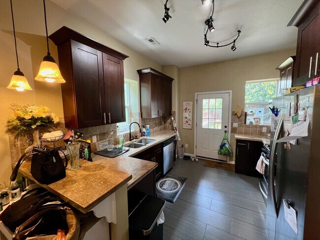 Building Photo - Santa Fe Arts District Gem, 3bed x 2 bath