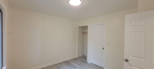 Building Photo - HEO#2-3