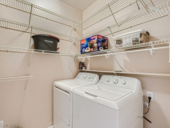 Building Photo - 6905 Squaw Mountain Dr