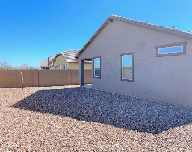 Building Photo - 18828 W Canterbury Dr