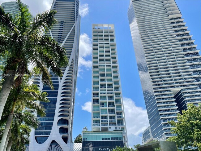 Primary Photo - 1040 Biscayne Blvd