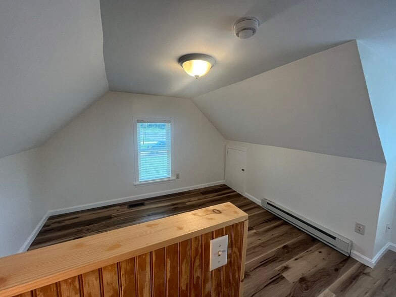 Bed Rm 3 - 328 Tyrone St