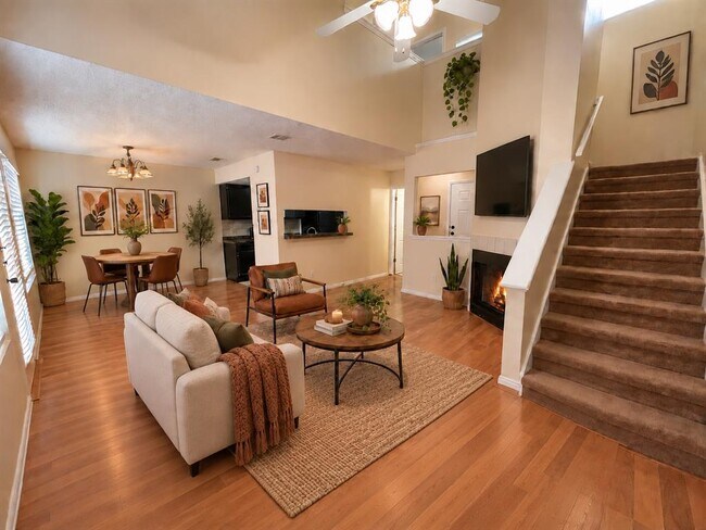 Building Photo - 512 Eberhart Ln