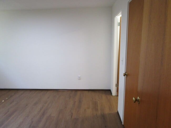 Building Photo - 3001 Oakes Ave