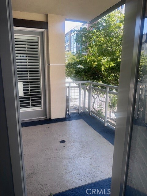 Building Photo - 150 The Promenade N