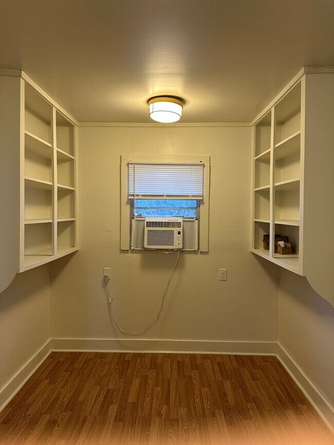 Building Photo - COMING SOON! 1 Bed, 1 Bathroom Apartment in New Iberia!