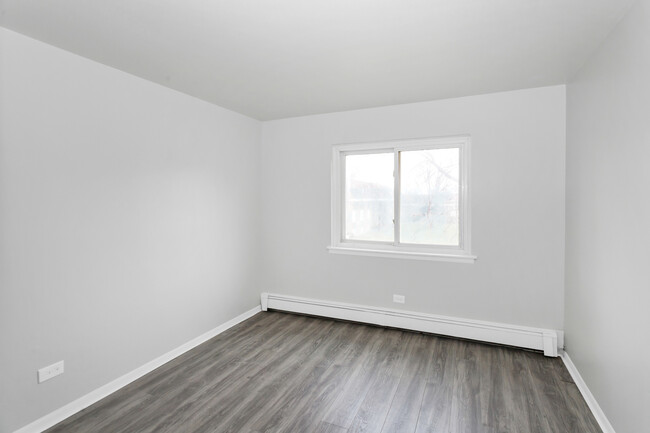 Building Photo - 1075 Knoll Ln