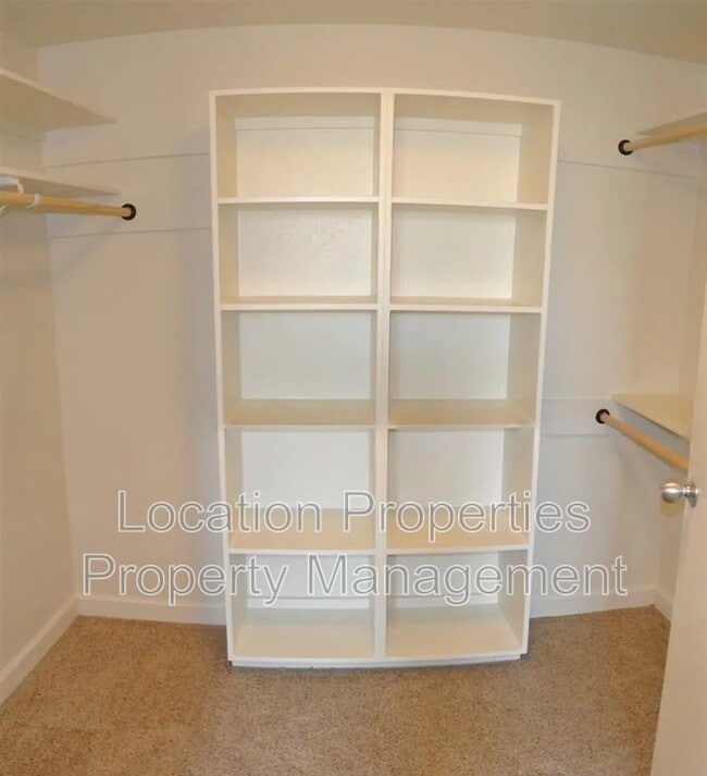 Building Photo - 5742 Chimney Rocks Cir