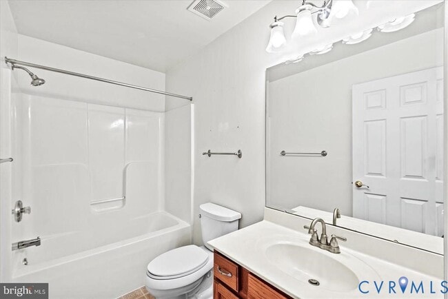 Building Photo - 686 Lake Caroline Dr