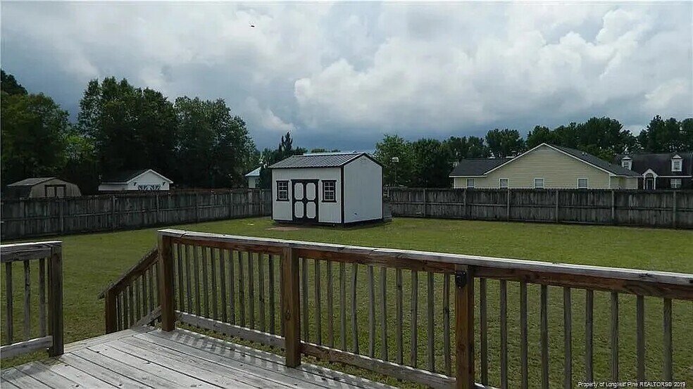 Building Photo - 122 Mosswood Dr