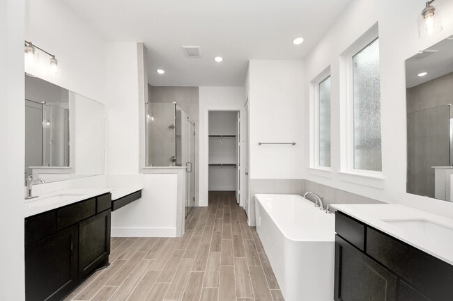 Building Photo - 25026 Midnight Willow Dr