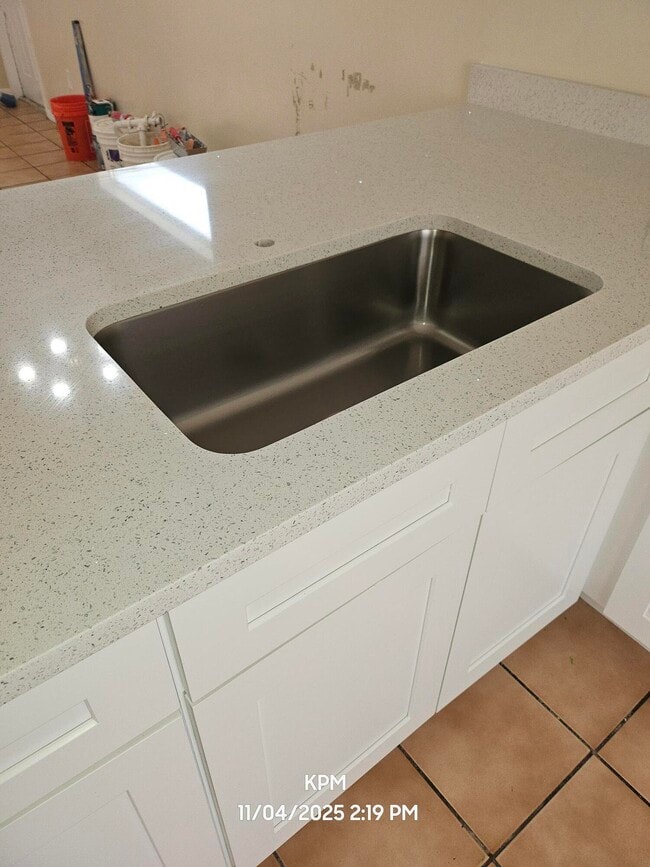 Building Photo - 1305 Rosewood Villa Ln