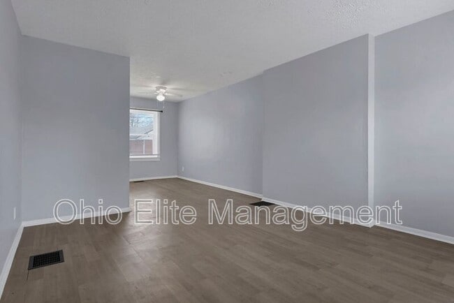 Building Photo - 2235 Homestead Dr