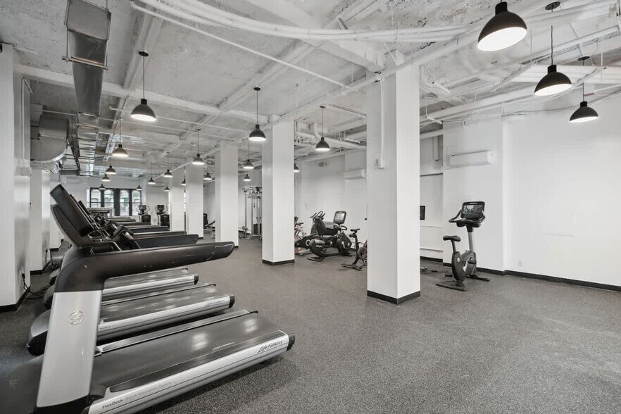 Building Photo - 525-537-537 Lexington Ave
