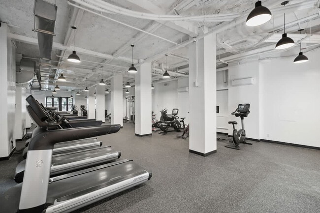 Building Photo - 525 Lexington Ave
