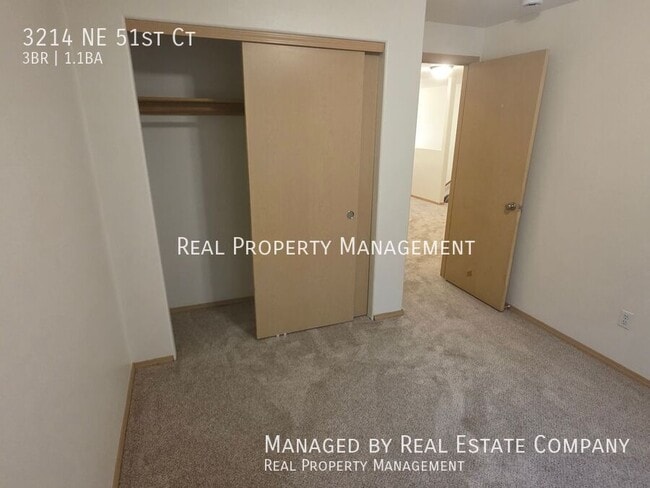 Building Photo - 3214 NE 51st Ct