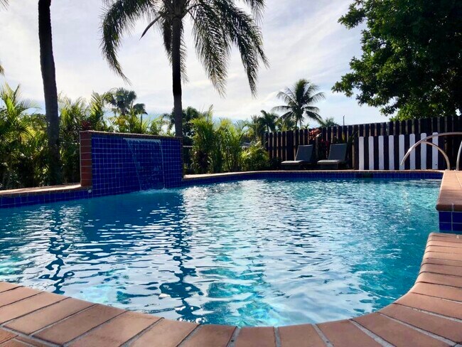 Building Photo - 2164 NE 27th Dr