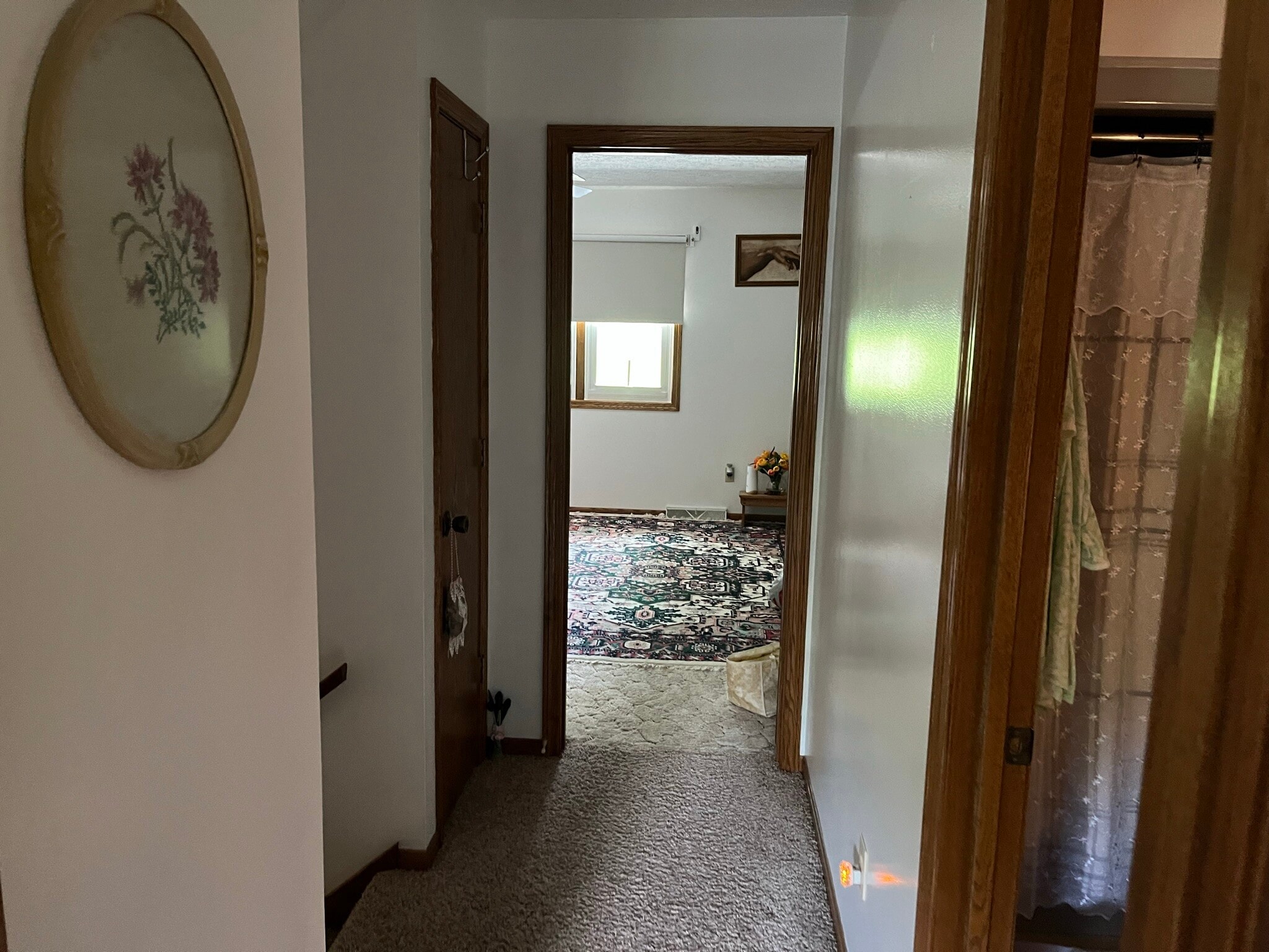 Upstairs hall and linen closet - 3951 Lake Vista Rd