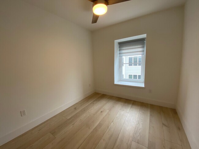 Building Photo - 333 Dorchester St