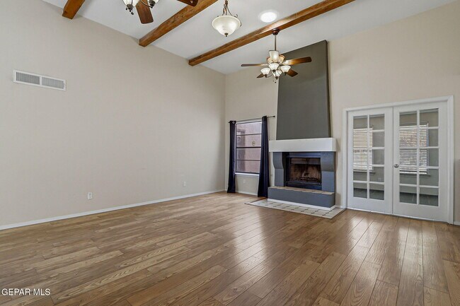 Building Photo - 604 La Chapa Ave