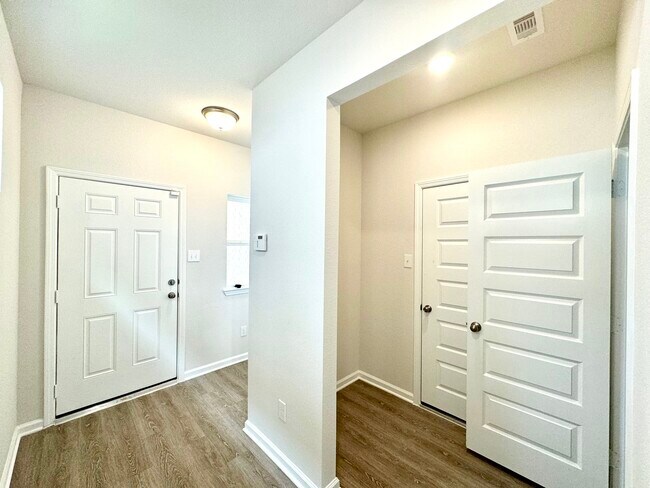 Building Photo - 27395 Axis Deer Trl