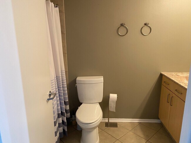 Building Photo - 330 N Jefferson St