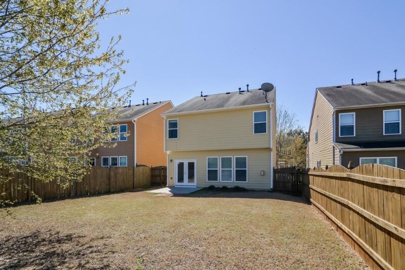 Building Photo - 5780 Weddington Dr