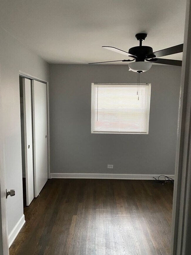 Building Photo - 8706 S Troy Ave