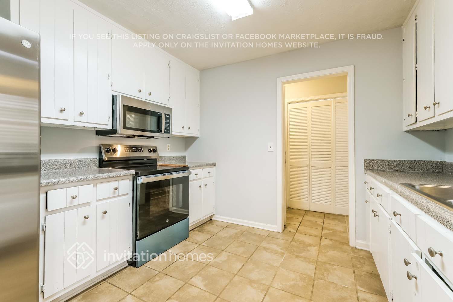 Building Photo - 1002 Providence Way